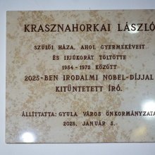 Emléktáblát avattak Krasznahorkai László gyermekéveinek házánál