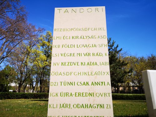 Tandori Dezső sírverséről