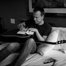 Kiefer Sutherland az A38 hajón