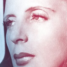 Hamarosan boltokban a Tamara, a vulkán húga