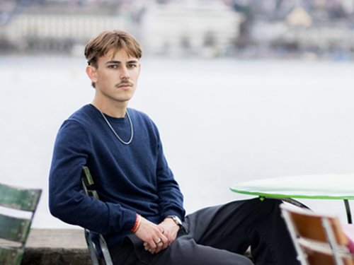 Érkezik a 23 éves magyar származású író sikerkönyve