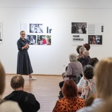 „Hazautazott” a fontos ügyek fotókiállítása