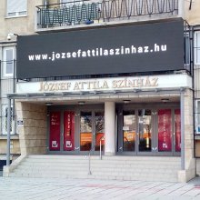 Több mint százezer nézőt fogadott a József Attila Színház