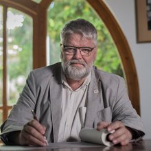 Turi Attila nyílt levélben válaszolt Krasznahorkai Lászlónak