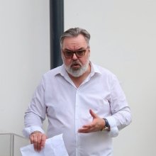 Az MMA-tagságáról való lemondásra szólította fel L. Simon László Orbán János Dénest