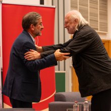 Átadták az új Trefort-kertet, Krasznahorkai részvételével