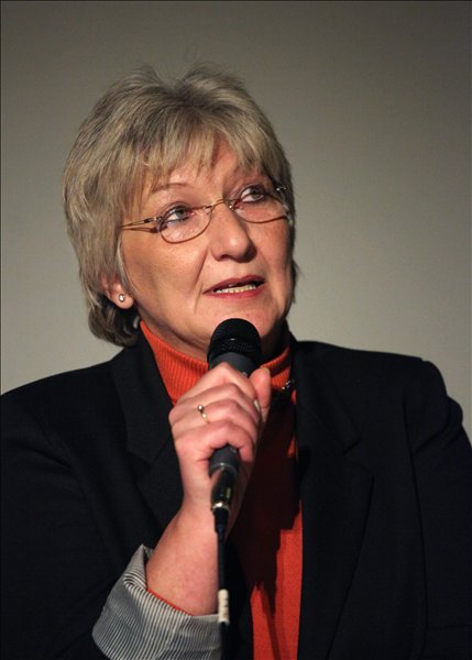 Vezér Éva