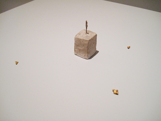 Roman Ondák: Man, Art and Gold, 2011.