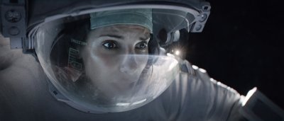 Sandra Bullock elviszi a hátán a filmet.