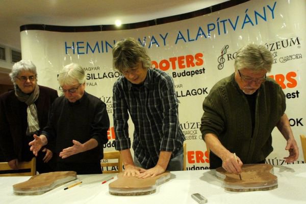 B. Tóth László, Szörényi Szabolcs? Bródy János és Szörényi Levente