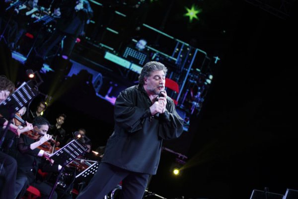 José Cura