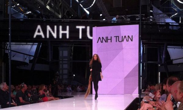 Anh Taun divatbemutató