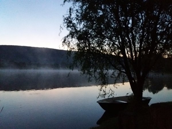 Tó a kemping mellett