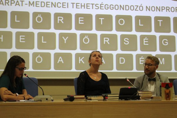 Dezső Kata a színpadon