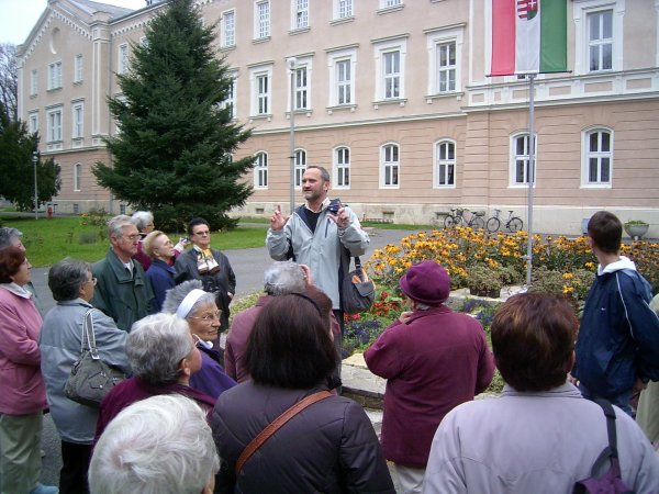 Fűzfa Balázs a kőszegi alreál előtt