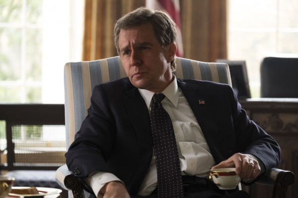 Adam McKay: Alelnök (2018)