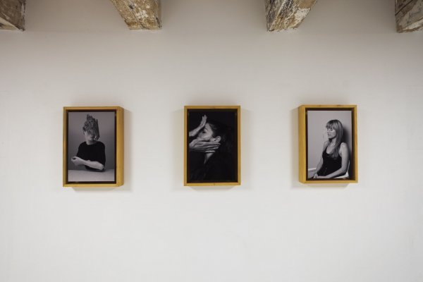 Vékony Dorottya - Átlagos eltérés, 2019 (enteriőr) - Fotó: Weber Áron