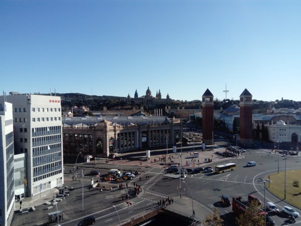 A Plaça d'Espanya, háttérben a Montjuïc