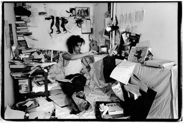 Nick Cave Nyugat-Berlinben a Prae-vel, 1985-ben. Fotó: Bleddyn Butcher