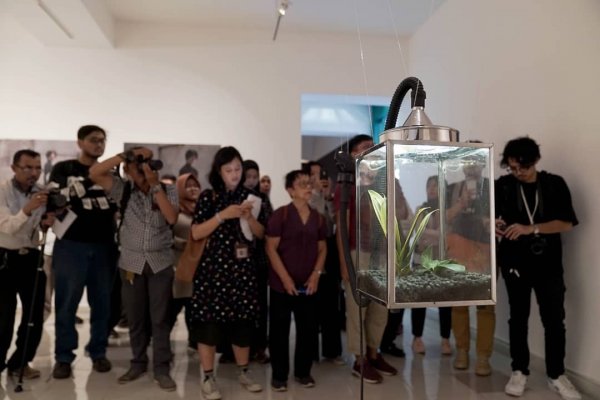 Bubla Éva: Lélegzésre Kijelölt Hely, 2019. (Five Passages to the Future c. kiállítás, Galeri Nasional Indonesia).  Fotó: Ana Setyardyani Putri
