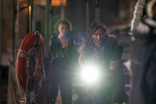 Millicent Simmonds és Cillian Muprhy a Hang nélkül 2. című filmben.