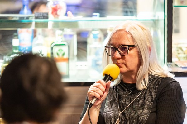 Péczely Dóra