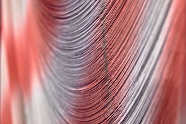 EJTECH (KÁRPÁTI Judit Eszter & Esteban DE LA TORRE): Az anyag hullámhossza (részlet), multicsatornás textil hangrendszer, egyedi elektronika 2022. Kép: EJTECH
