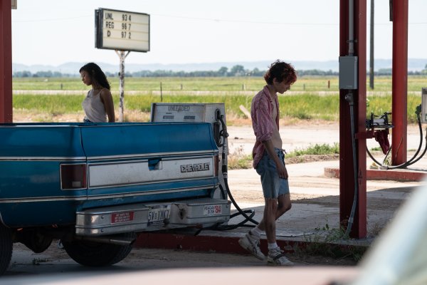 Taylor Russell és Timothée Chalamet