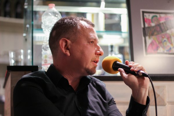 Virág Gábor, a kötet szerzője