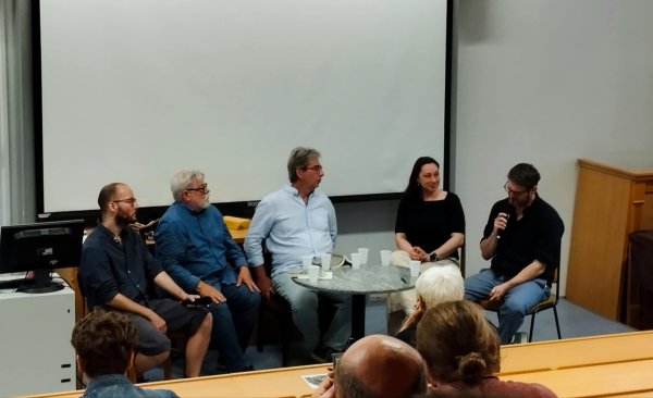 Az első szekció résztvevői, balról jobbra: Borsik Miklós, Parti Nagy Lajos, Schein Gábor, Terék Anna, Závada Péter.
