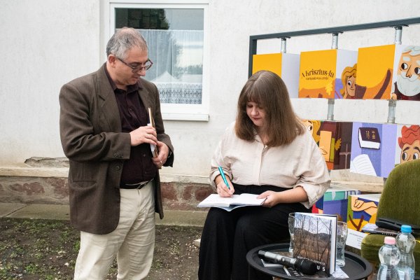 Hiátus bemutató