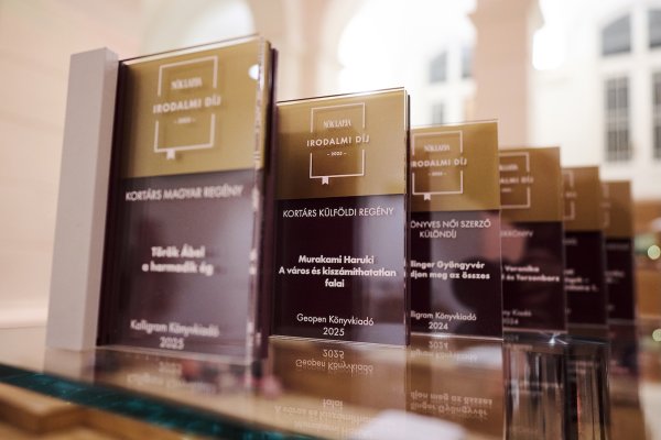 Nők Lapja Irodalmi Díj 2