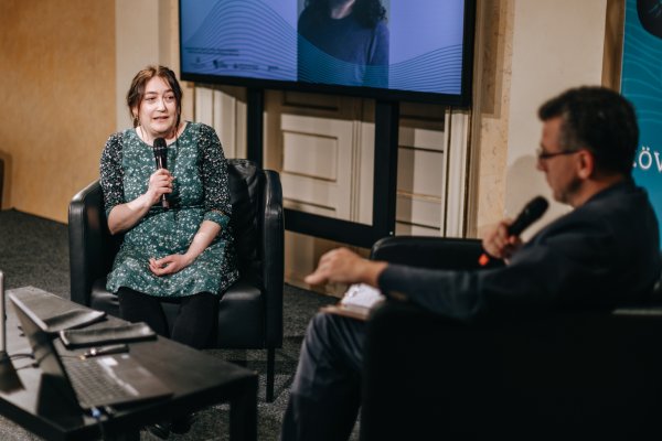 Vörös Dóra fotója