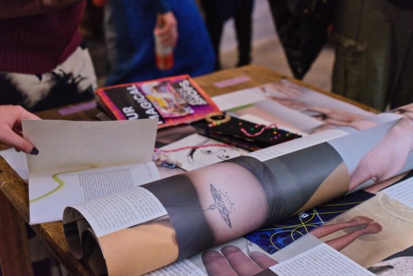 kiadványok a Bázis. megnyitó kiállításán