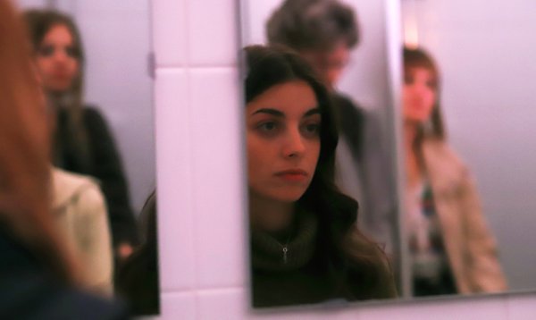 A zuhanyzóban játszódó jelenet egy részlete