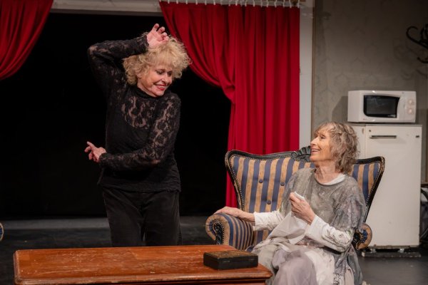 DrahotaEsztergályos