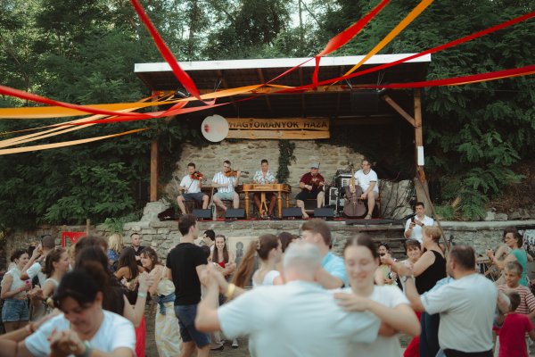 Forrás: Kriza Márton