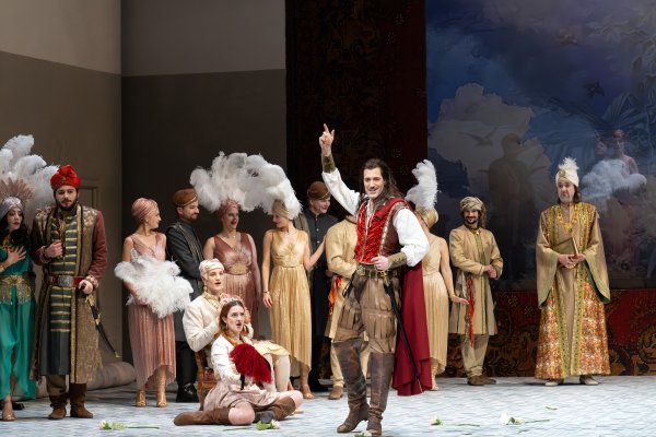 Az I. felvonás fináléjából