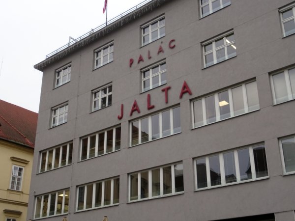 Palác Jalta (Jalta Palota)