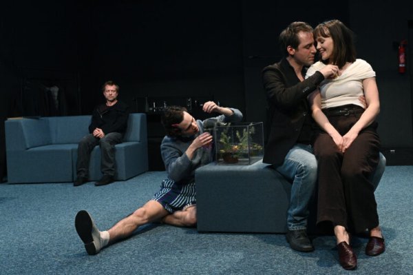 A hűtlenség előtt