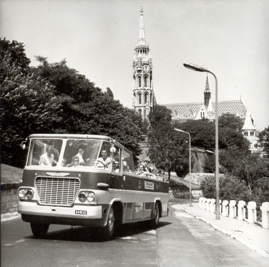 városnéző busz