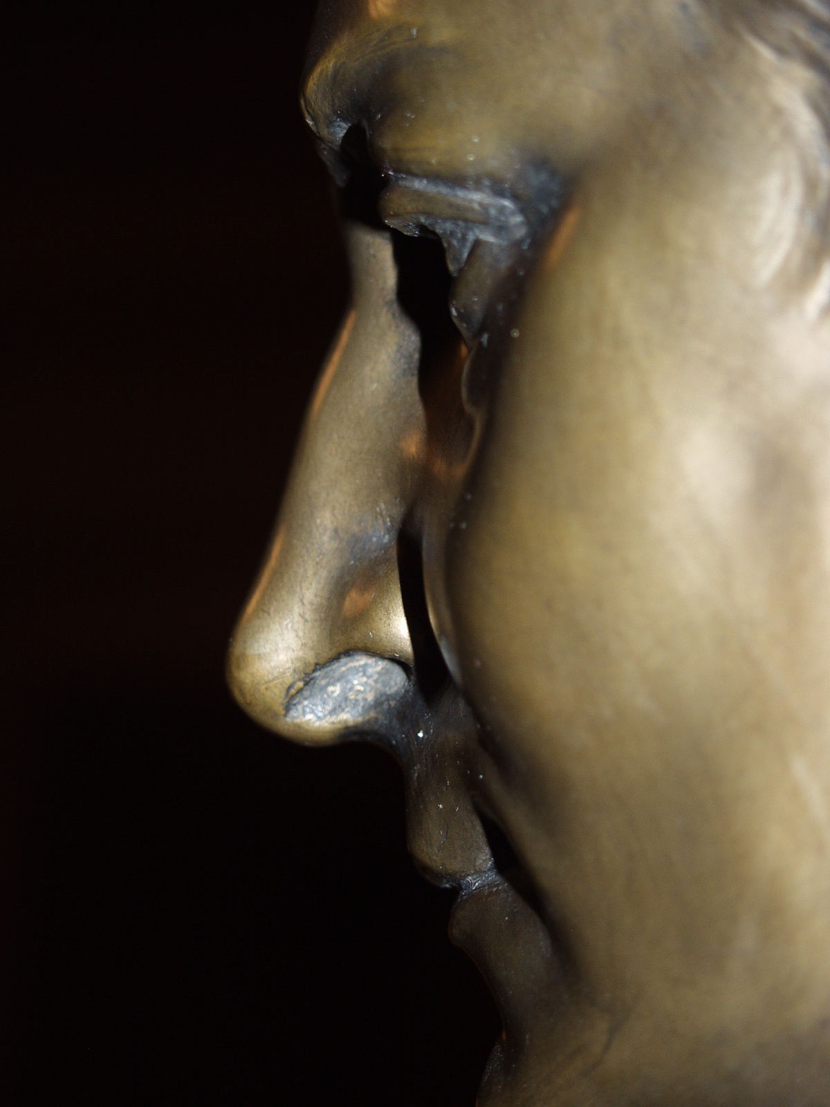 Bronz